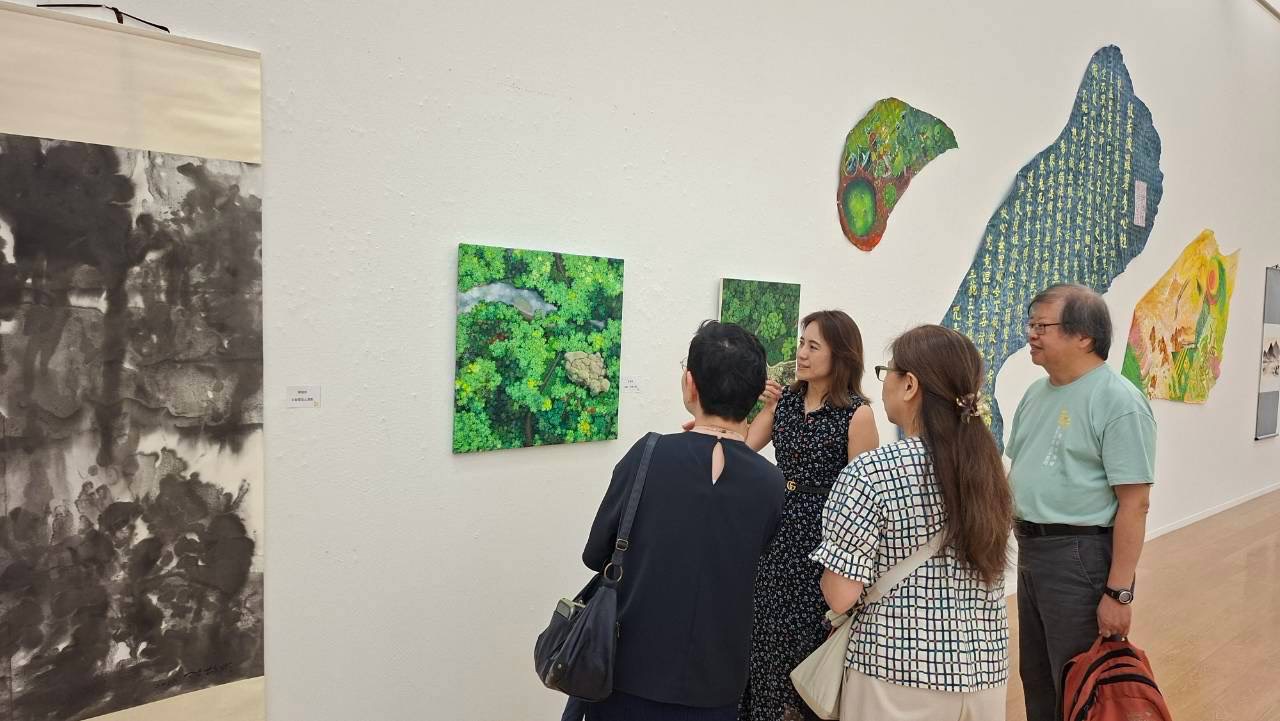 長崎台南交流美術展呈現不同創作語言與城市文化背景。（圖／主辦單位提供）