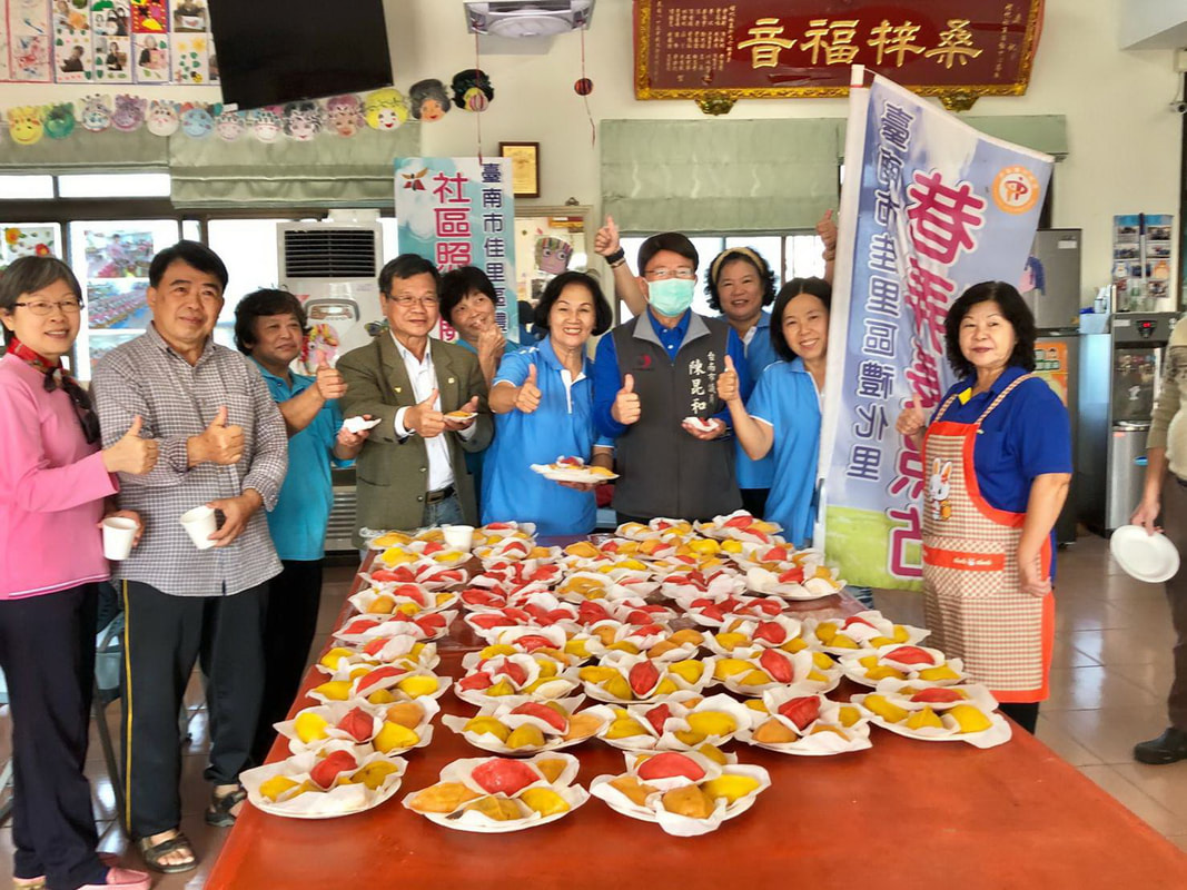 禮化社區送愛心  老大人們提早過節 首圖